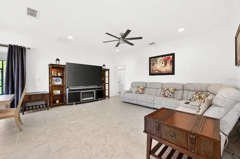 7651 Five Oaks Drive Harmony FL 34773
