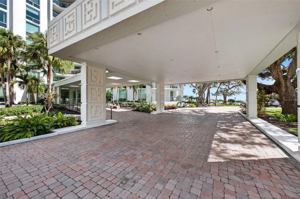 1111 N Gulfstream Avenue Sarasota FL 34236