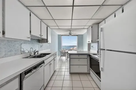 1111 N Gulfstream Avenue Sarasota FL 34236