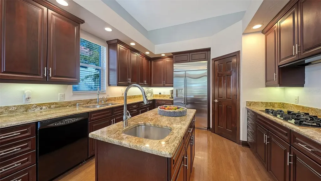 3511 Fair Oaks Court Longboat Key FL 34228