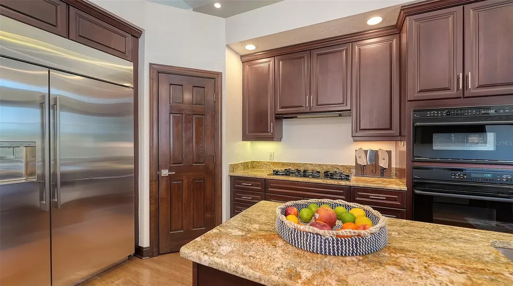 3511 Fair Oaks Court Longboat Key FL 34228