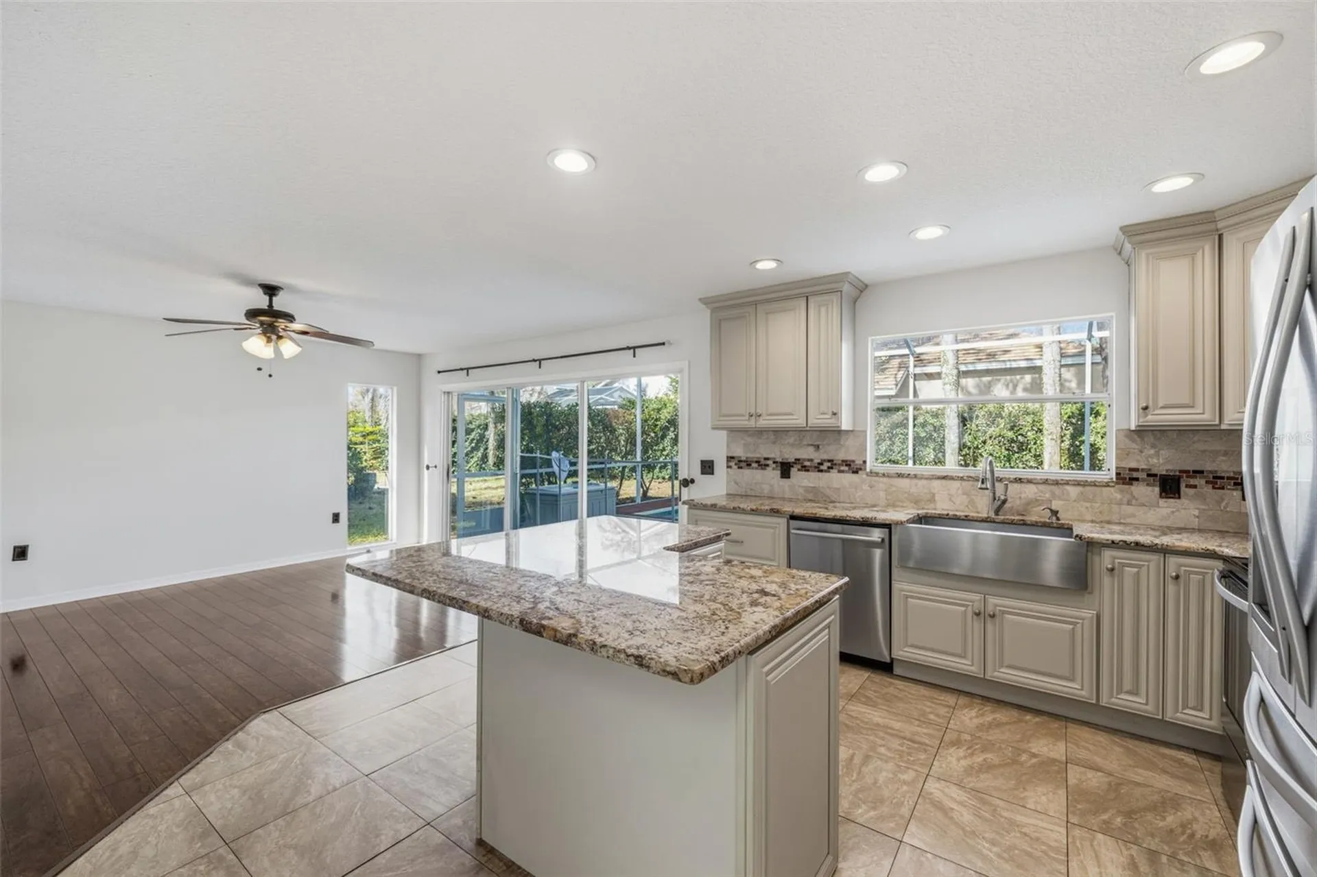 17705 Esprit Drive Tampa FL 33647