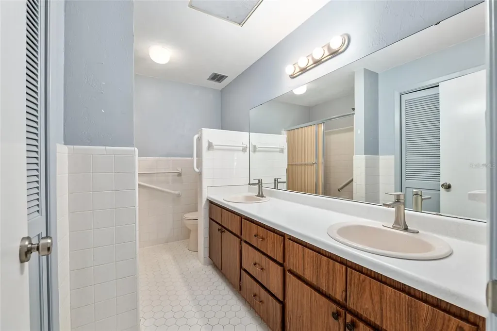 2814 NW 13th Court Gainesville FL 32605