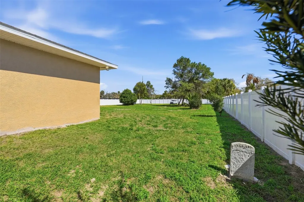 195 Frederick Street N Pierson FL 32180