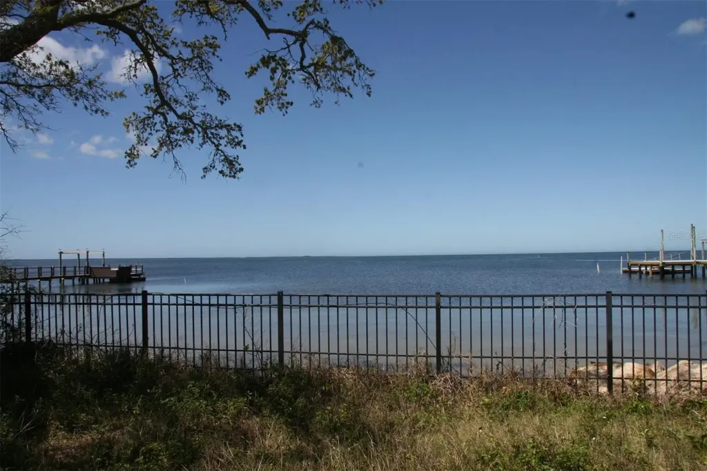 000 Bluff Boulevard Holiday FL 34691