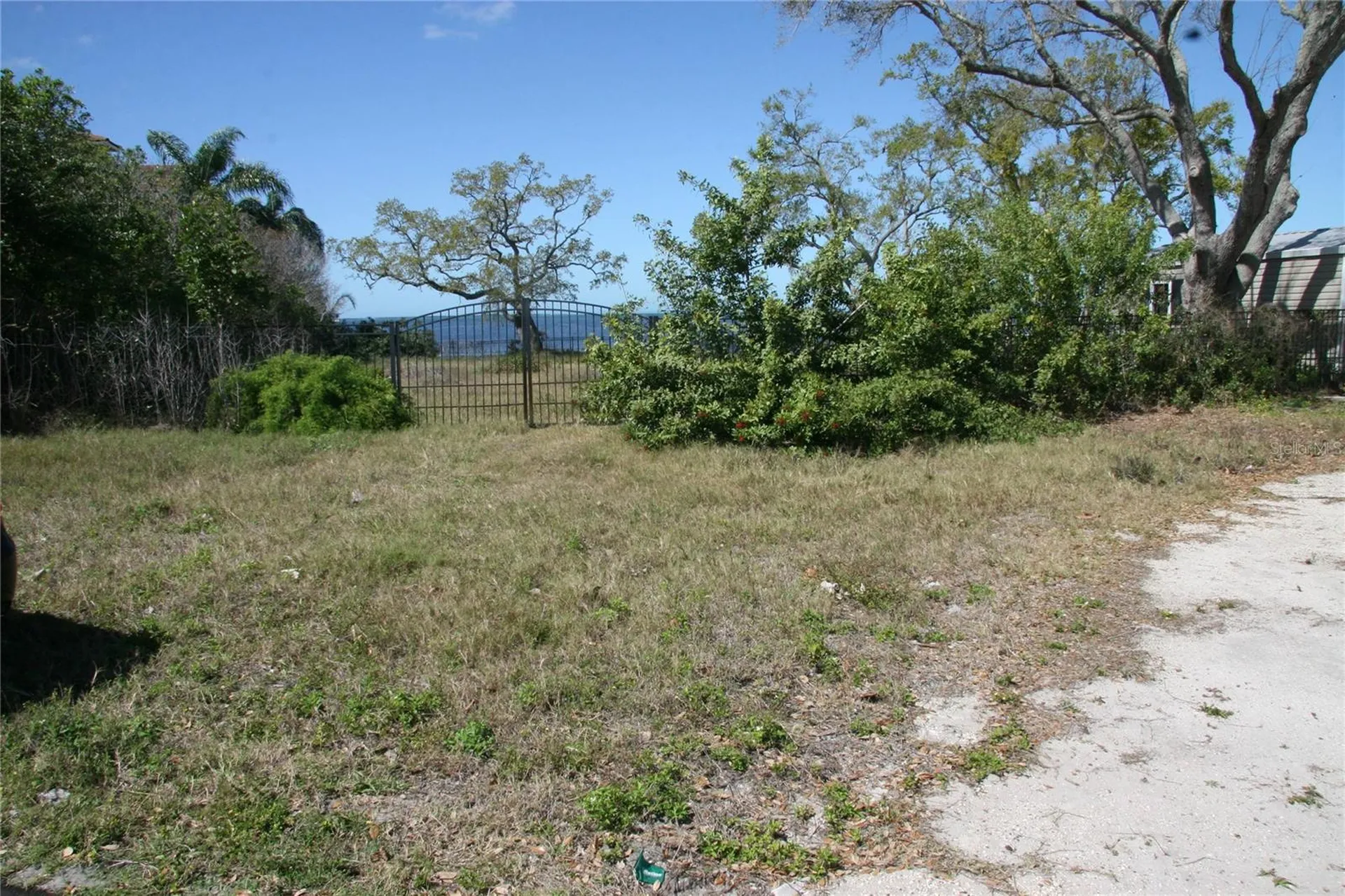 000 Bluff Boulevard Holiday FL 34691