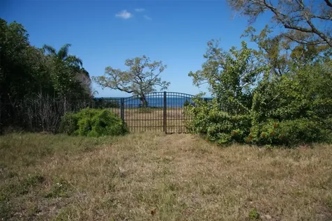 000 Bluff Boulevard Holiday FL 34691
