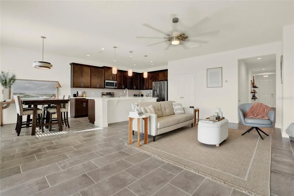 7193 Dilly Lake Avenue Groveland FL 34736
