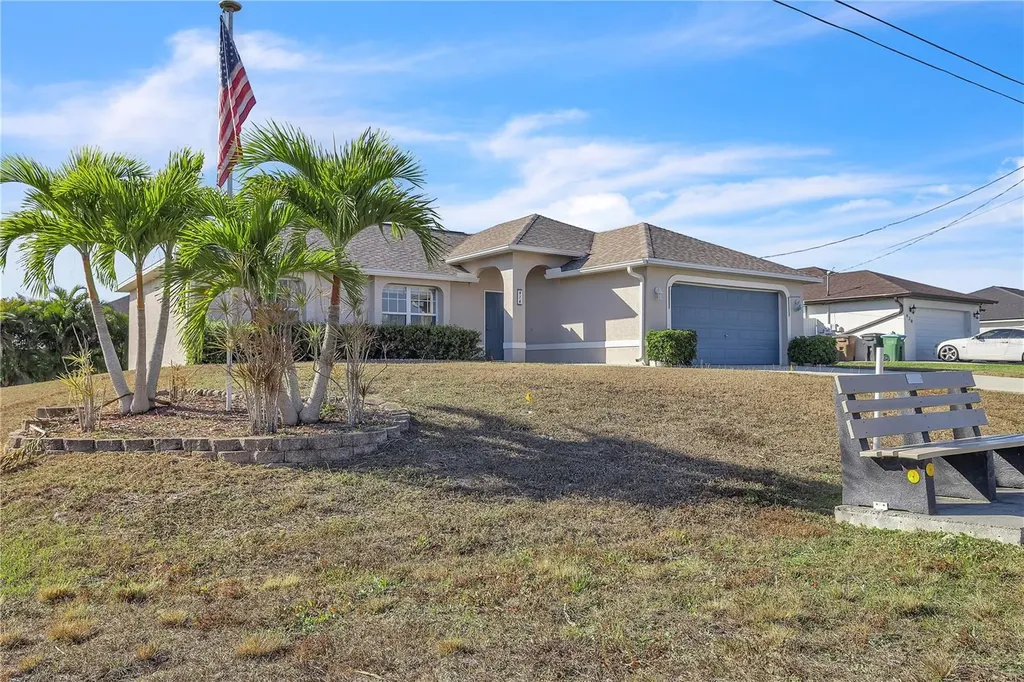 916 NE 4th Place Cape Coral FL 33909