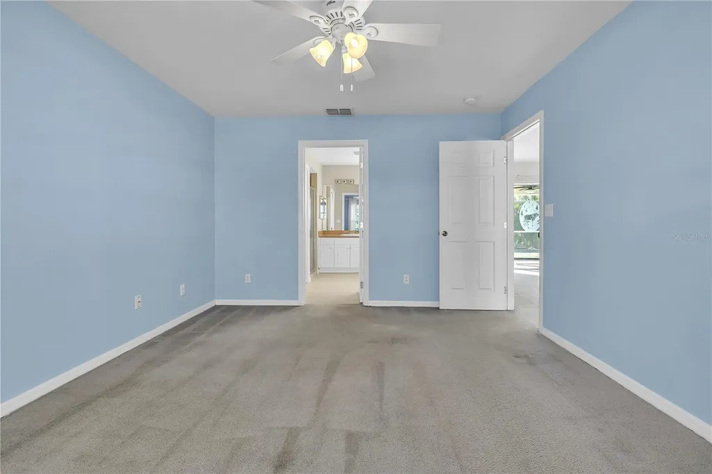 916 NE 4th Place Cape Coral FL 33909