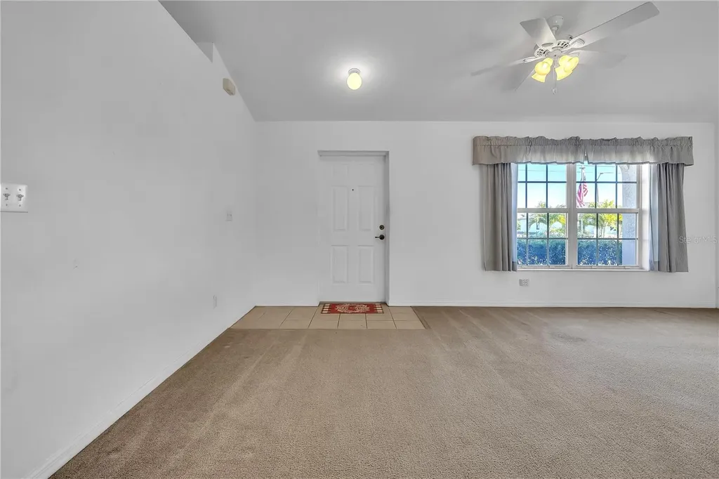 916 NE 4th Place Cape Coral FL 33909