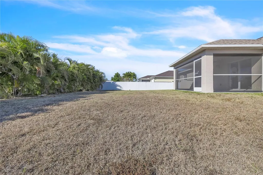 916 NE 4th Place Cape Coral FL 33909