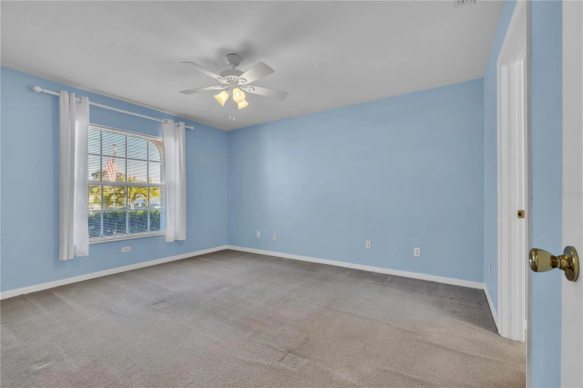 916 NE 4th Place Cape Coral FL 33909