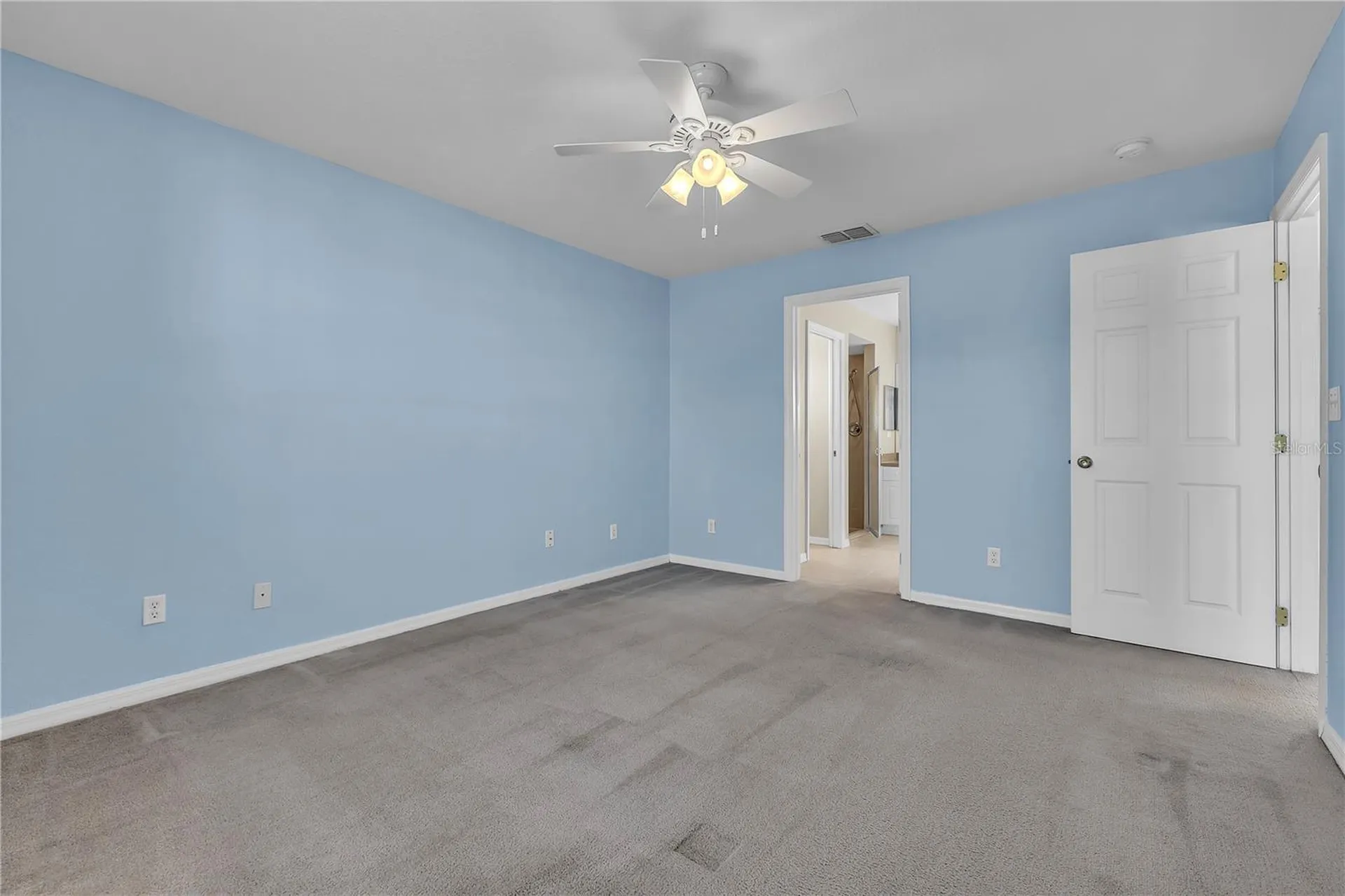916 NE 4th Place Cape Coral FL 33909