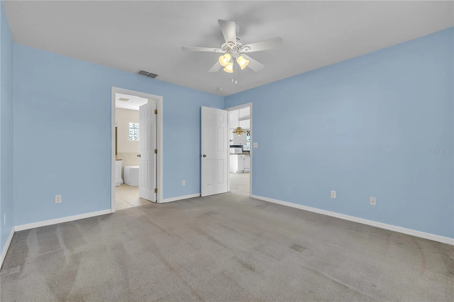 916 NE 4th Place Cape Coral FL 33909