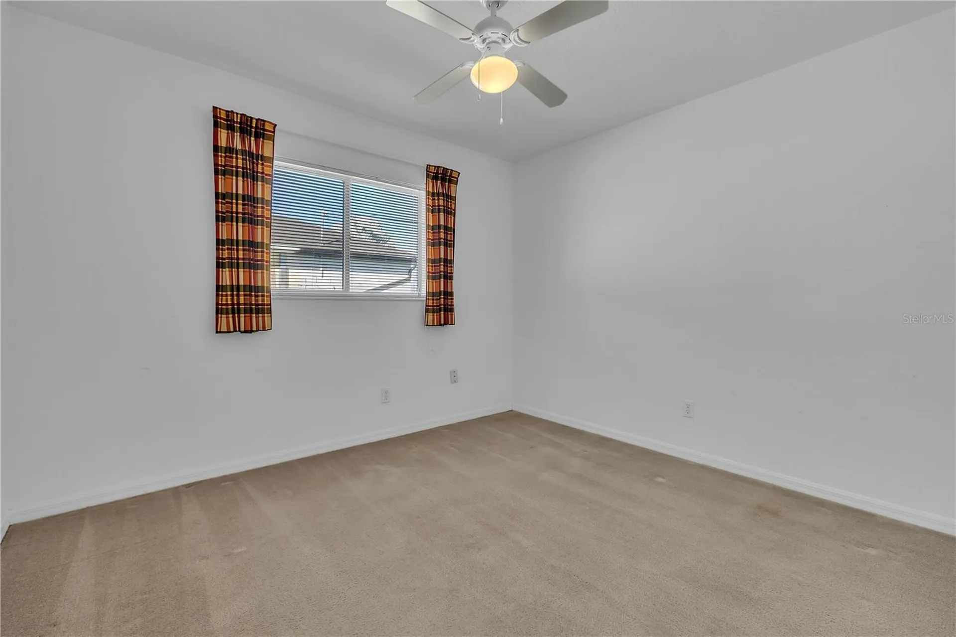 916 NE 4th Place Cape Coral FL 33909