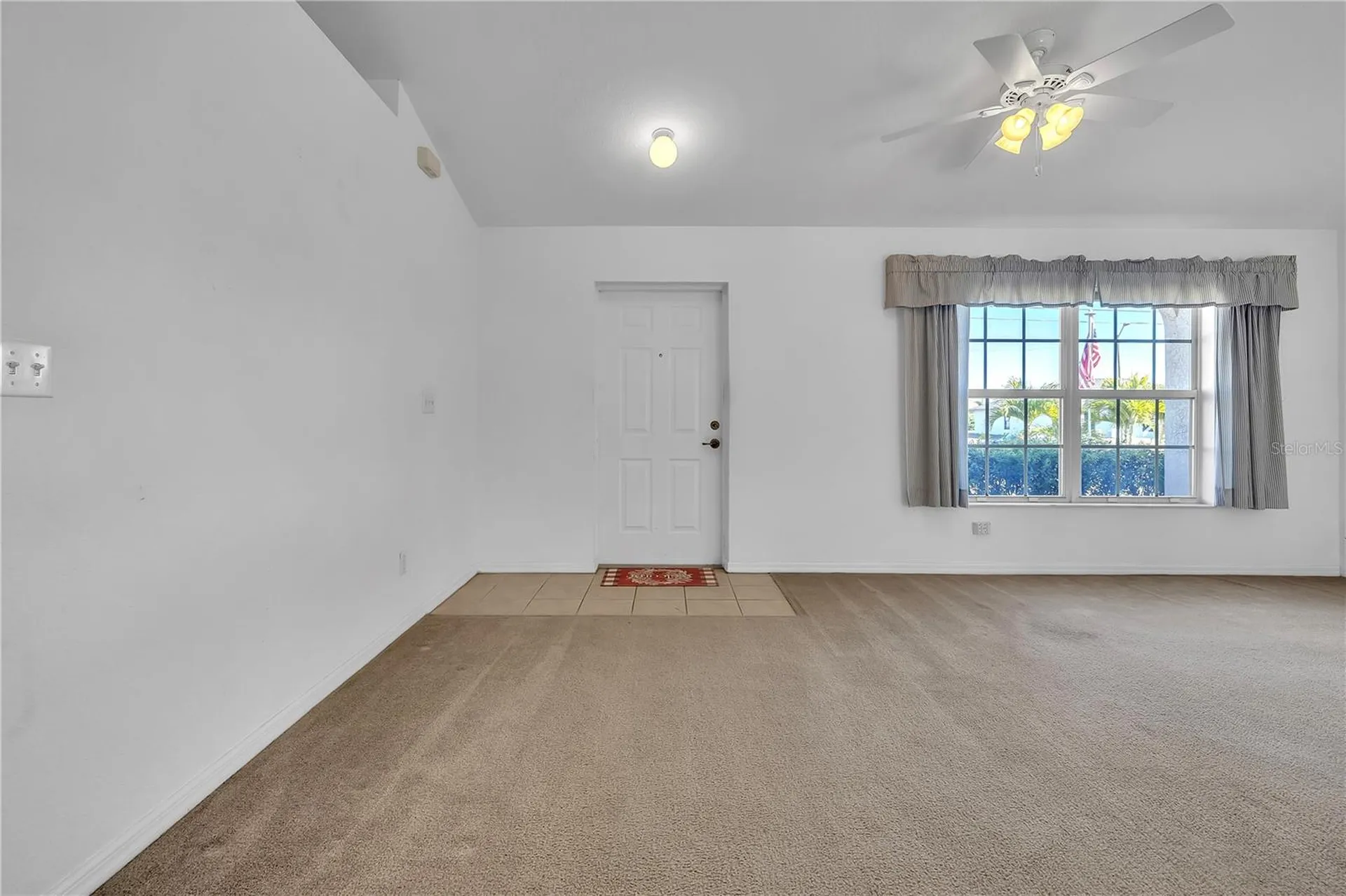916 NE 4th Place Cape Coral FL 33909