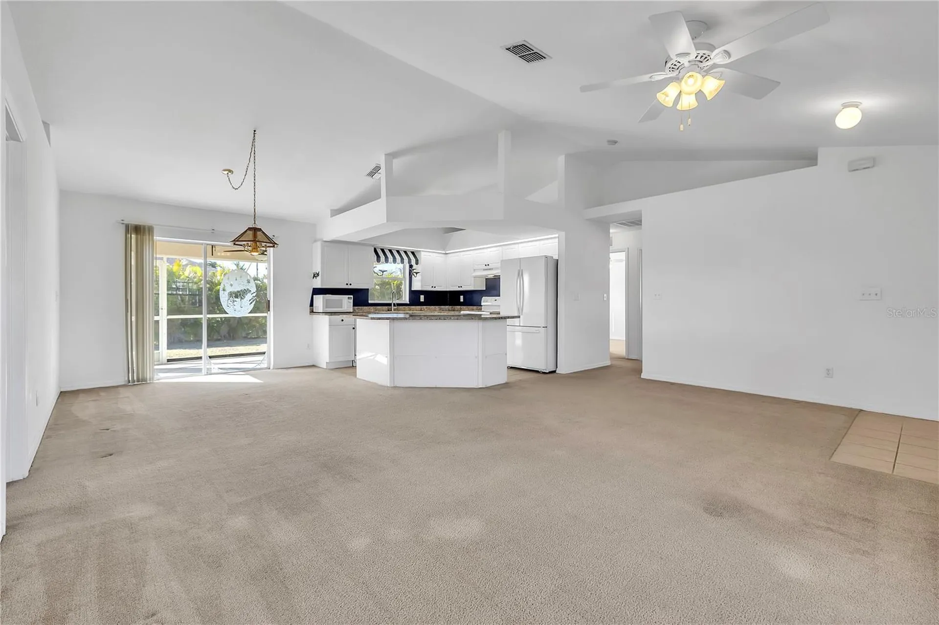 916 NE 4th Place Cape Coral FL 33909