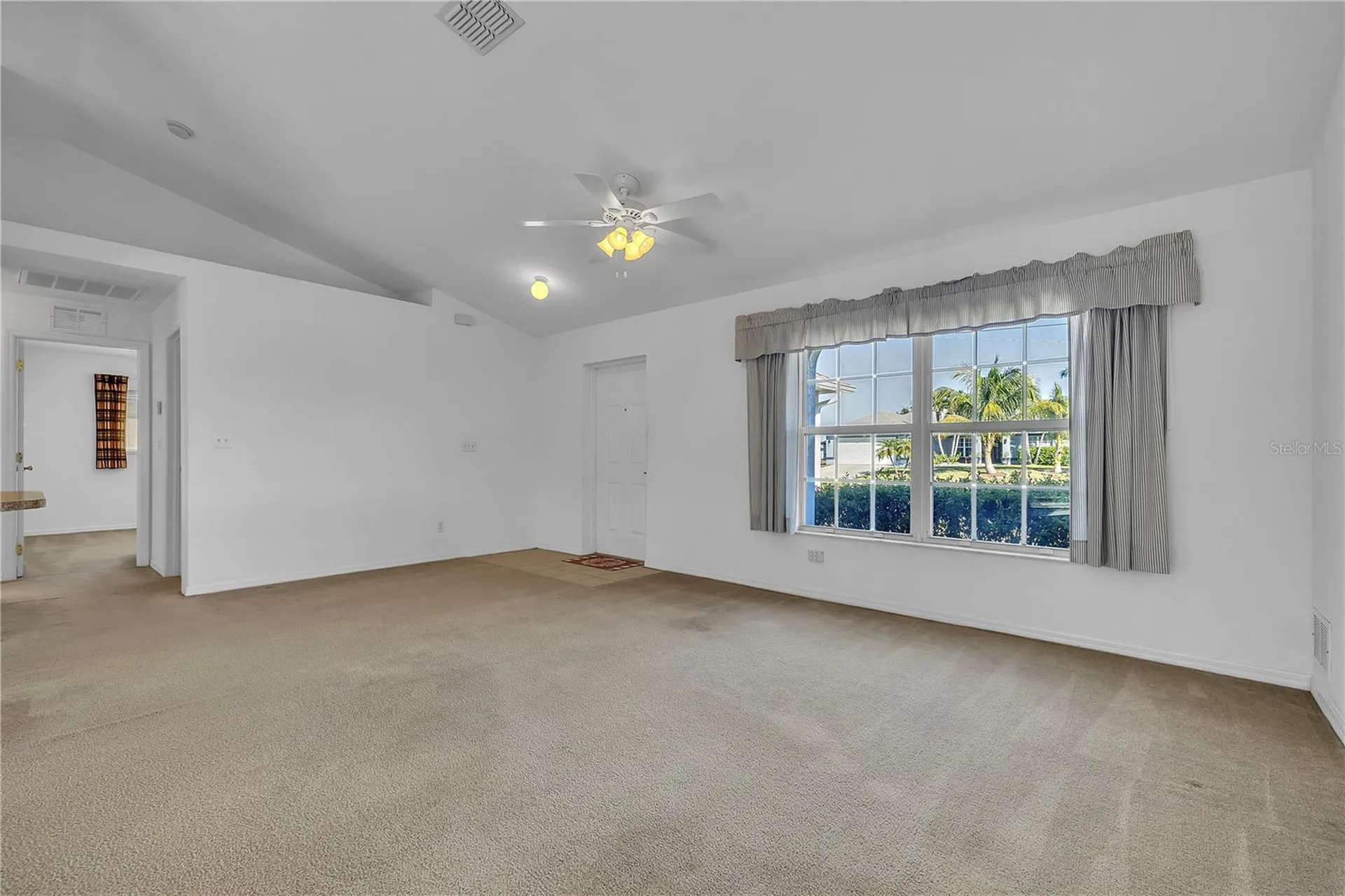 916 NE 4th Place Cape Coral FL 33909