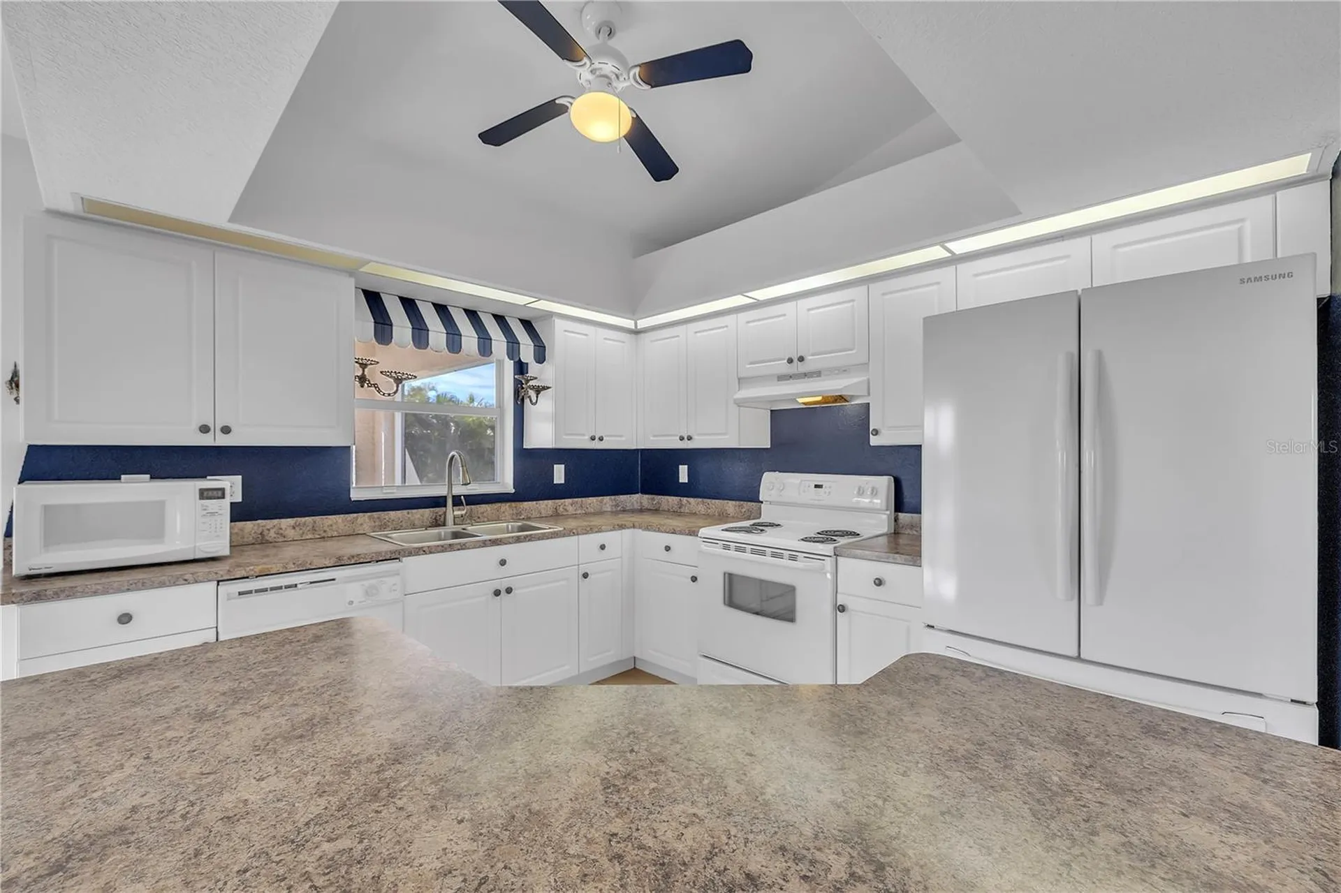 916 NE 4th Place Cape Coral FL 33909