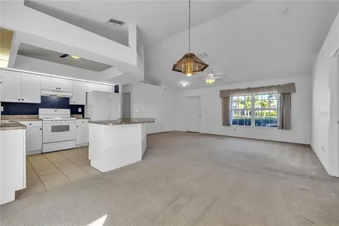 916 NE 4th Place Cape Coral FL 33909