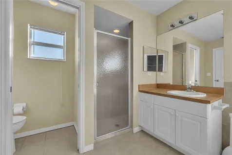 916 NE 4th Place Cape Coral FL 33909