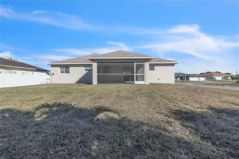 916 NE 4th Place Cape Coral FL 33909
