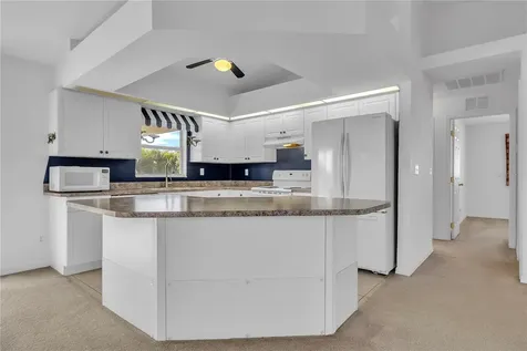 916 NE 4th Place Cape Coral FL 33909