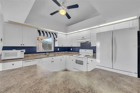 916 NE 4th Place Cape Coral FL 33909