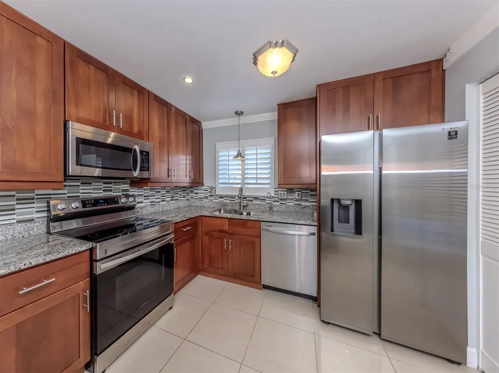 2616 Hidden Lake Drive N Sarasota FL 34237