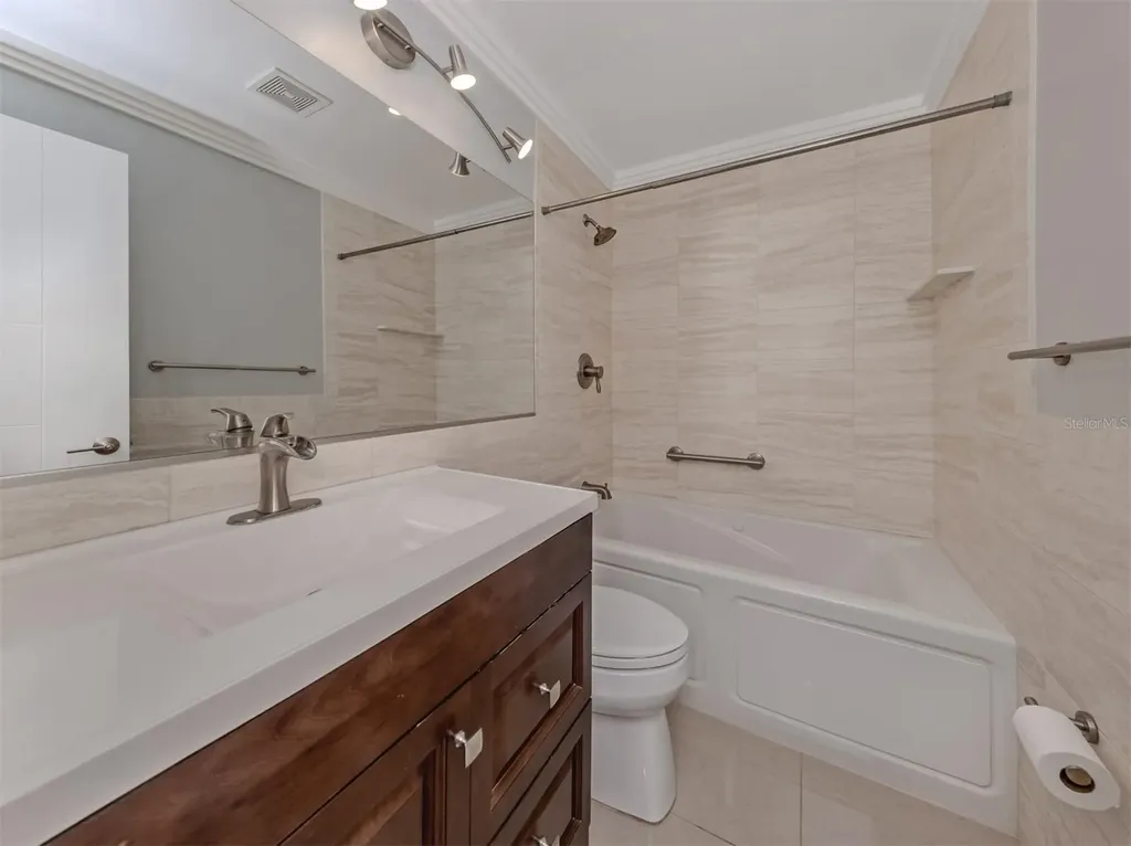 2616 Hidden Lake Drive N Sarasota FL 34237