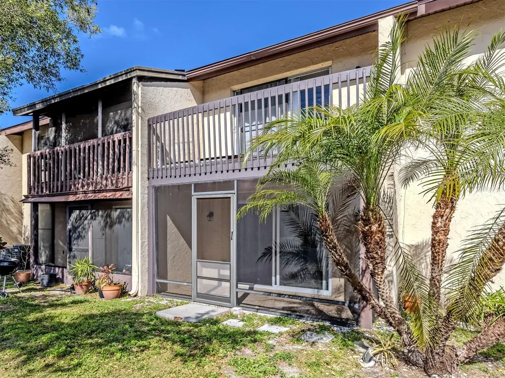 2616 Hidden Lake Drive N Sarasota FL 34237