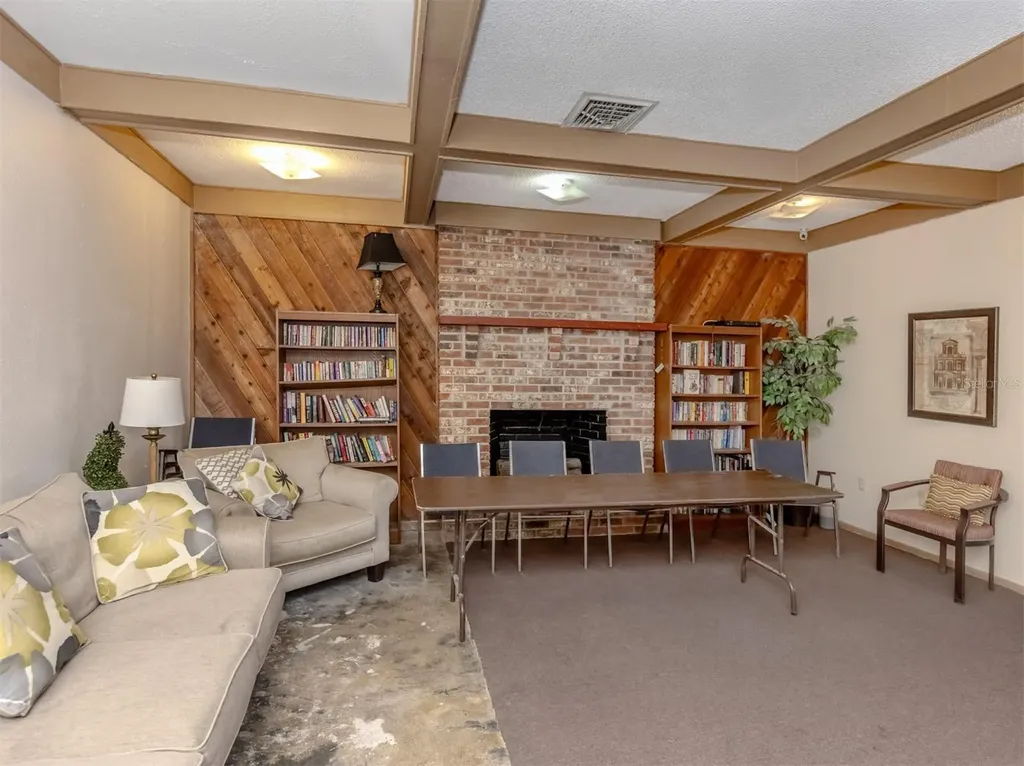 2616 Hidden Lake Drive N Sarasota FL 34237