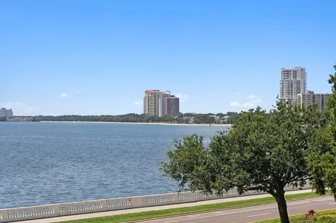 2619 Bayshore Boulevard Tampa FL 33629