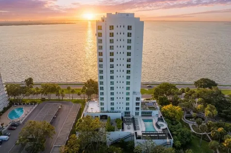 2619 Bayshore Boulevard Tampa FL 33629