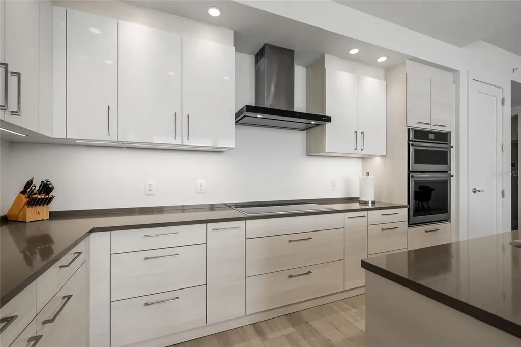 1155 N Gulfstream Avenue Sarasota FL 34236
