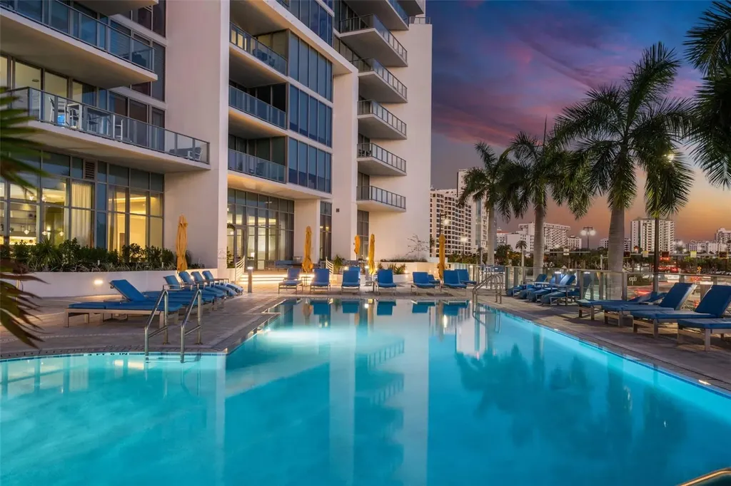 1155 N Gulfstream Avenue Sarasota FL 34236
