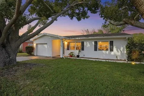 5897 5th Street S St Petersburg FL 33705