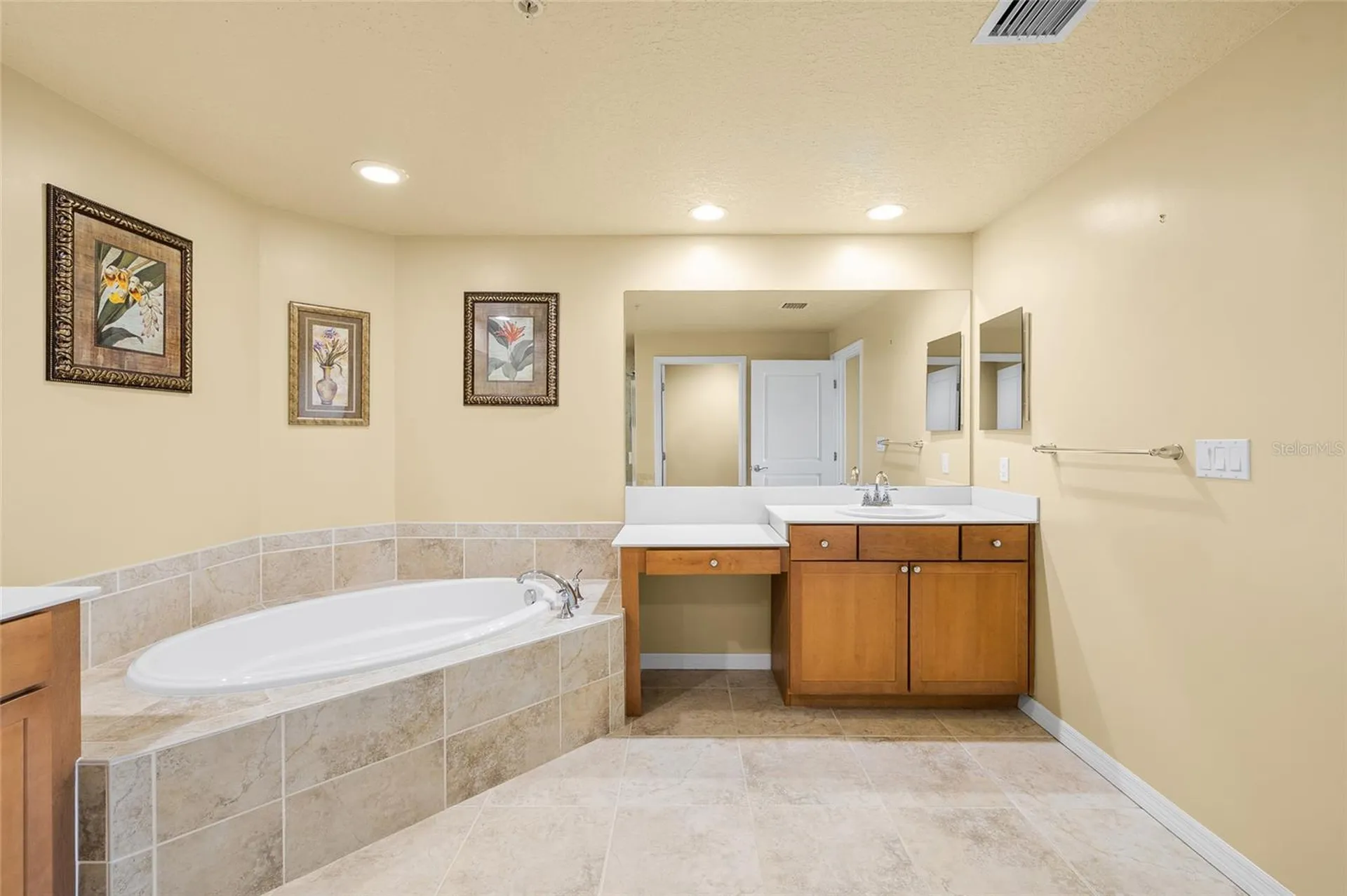 10851 Mangrove Cay Lane NE St Petersburg FL 33716