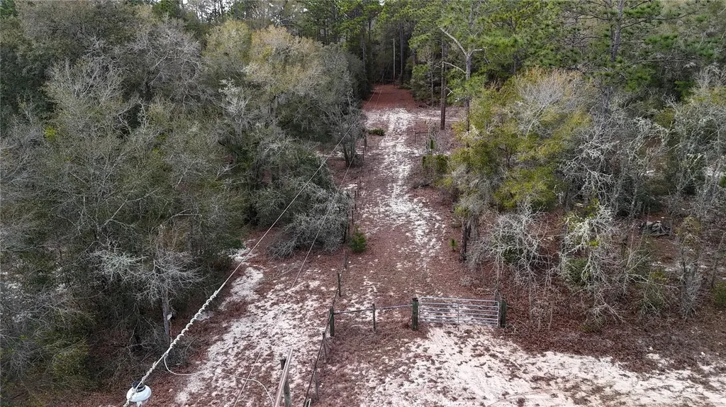 237 Highland Drive Hawthorne FL 32640