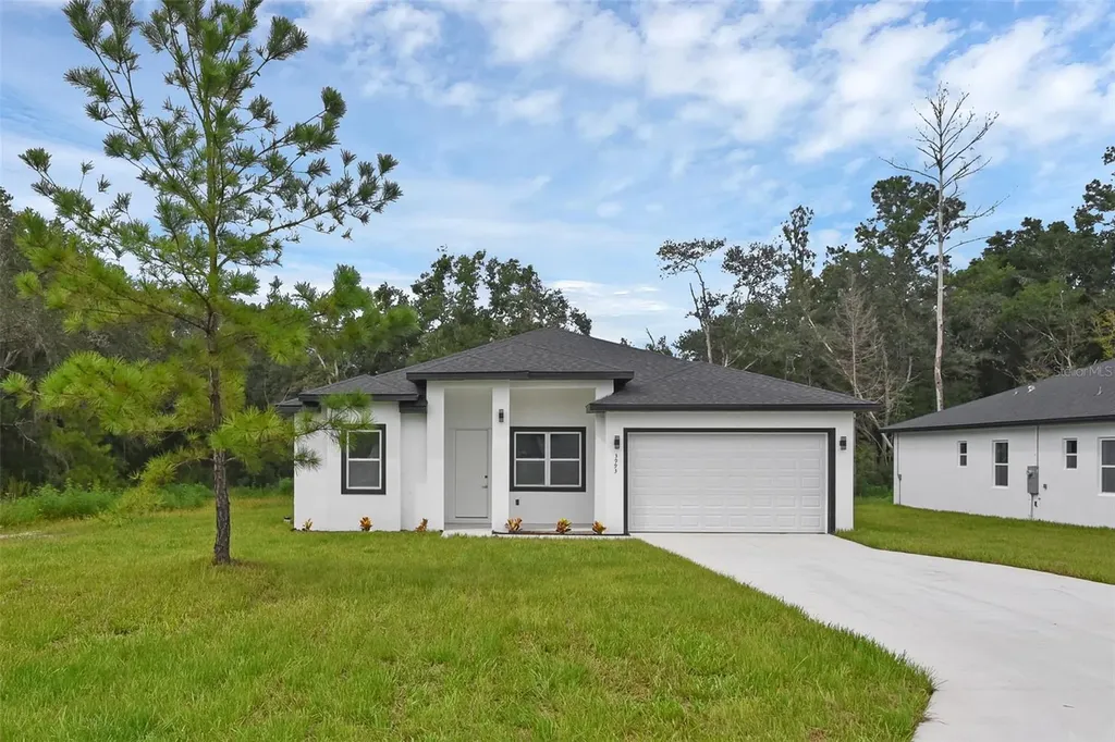 20563 SW Rainbow Lakes Boulevard Dunnellon FL 34431