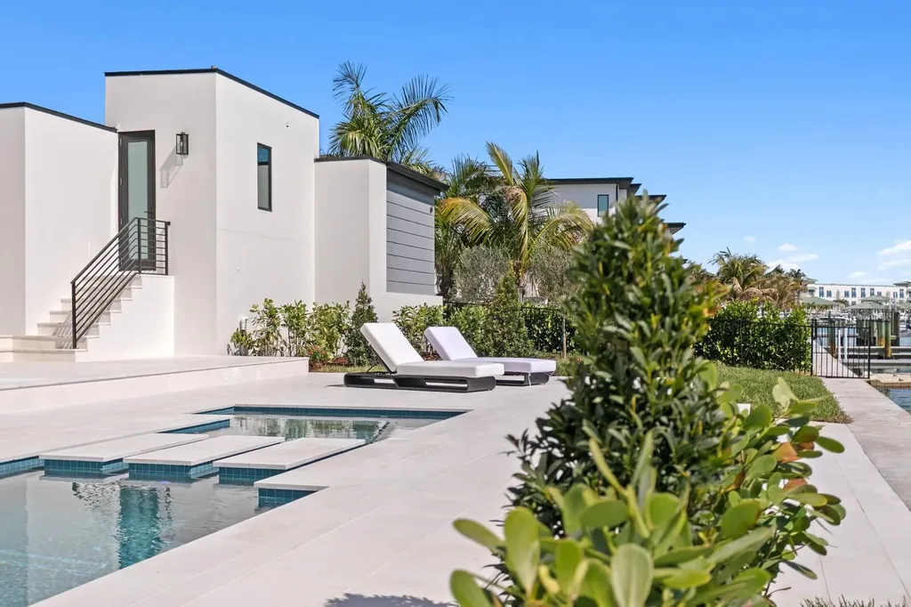 500 Barcelona Drive Tierra Verde FL 33715