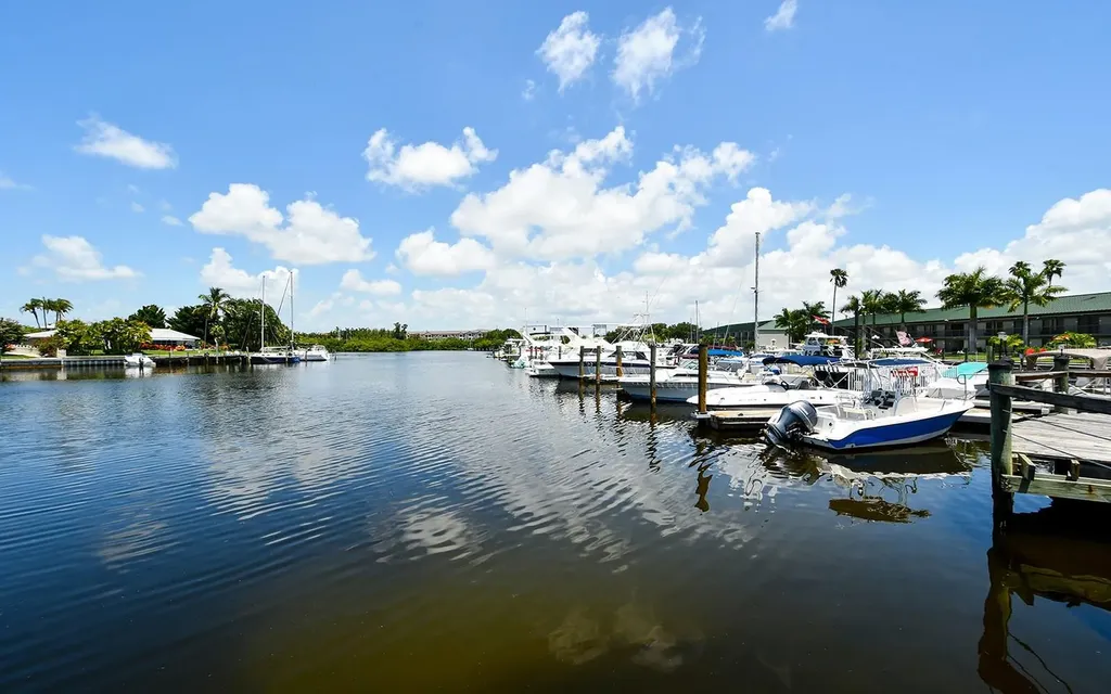 7150 N Tamiami Trail Sarasota FL 34243