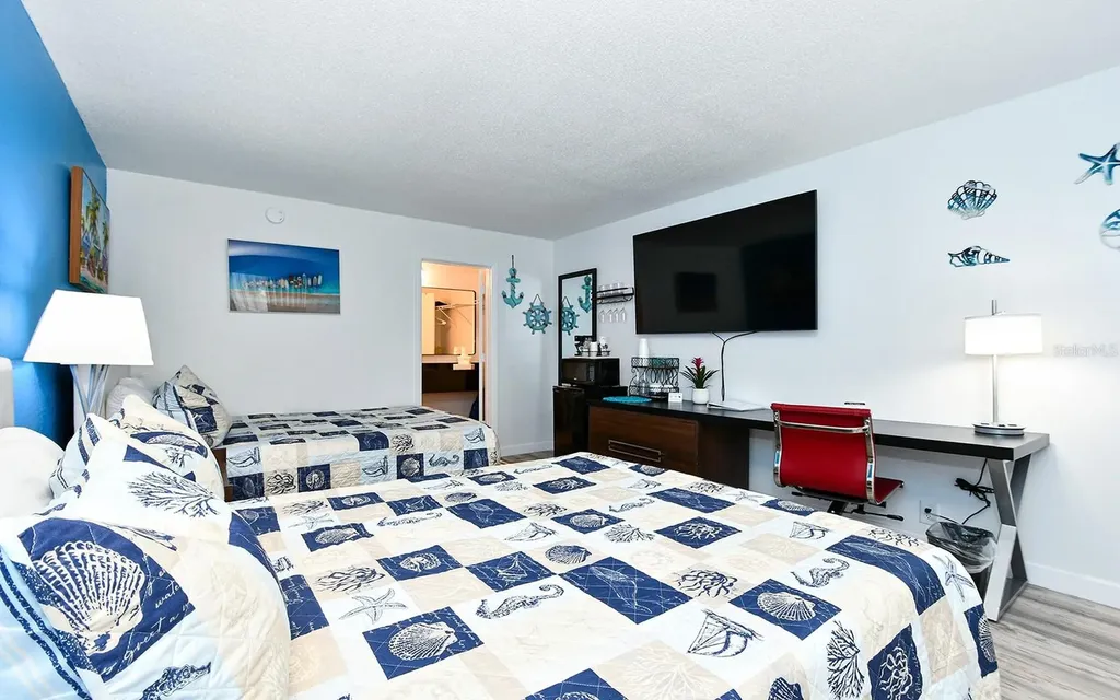 7150 N Tamiami Trail Sarasota FL 34243