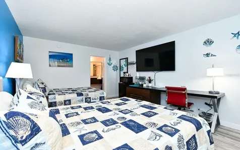 7150 N Tamiami Trail Sarasota FL 34243