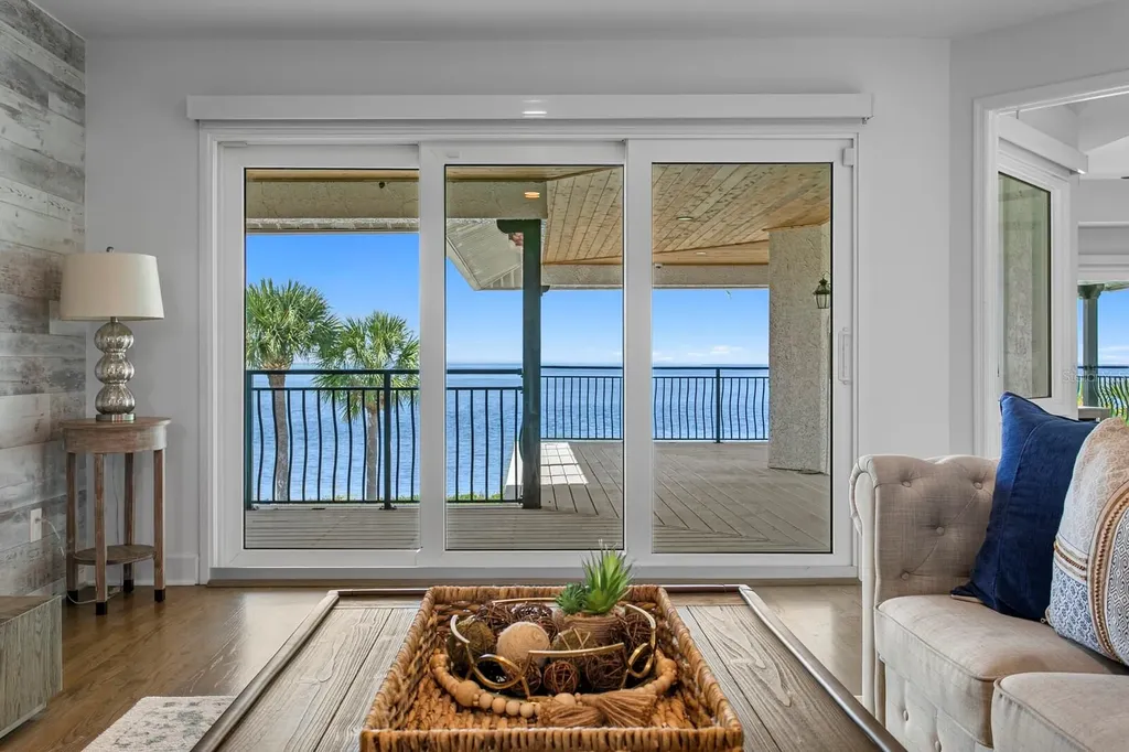 3915 Snapper Pointe Drive Tampa FL 33611