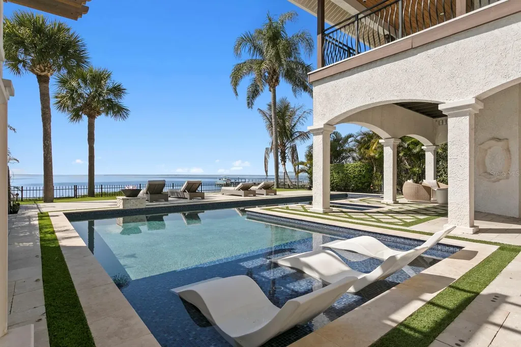 3915 Snapper Pointe Drive Tampa FL 33611