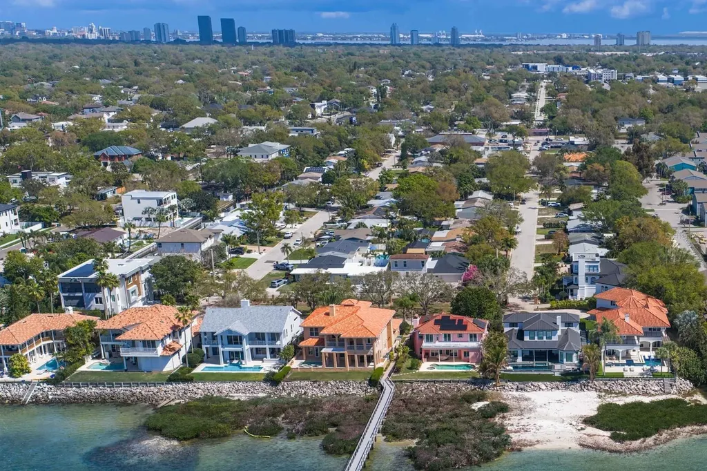 3915 Snapper Pointe Drive Tampa FL 33611