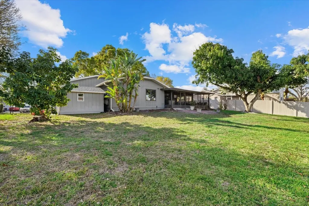 1111 77th Street NW Bradenton FL 34209