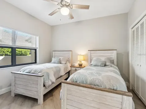 1680 Starling Drive Sarasota FL 34231